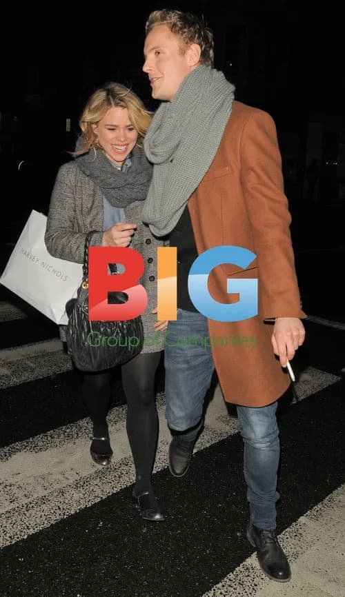 Pregnant Billie Piper Leaves Almeida Theatre
