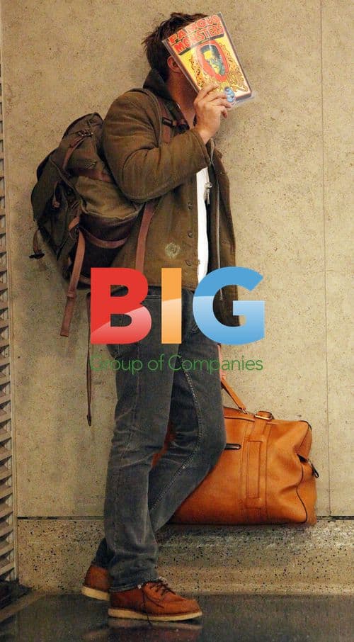 Ryan Gosling Hiding at Airport