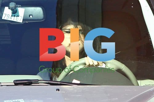 Selena Gomez Visits Boyfriend Justin Bieber