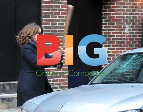 Tina Fey in street car smash stunt