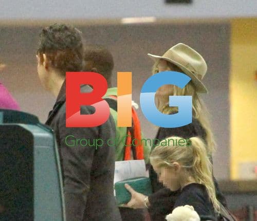 Kate Moss and Family Depart Caribbean