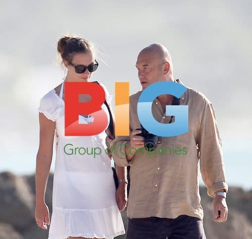 Gregg Wallace Photographs Wife on Caribbean Vacation