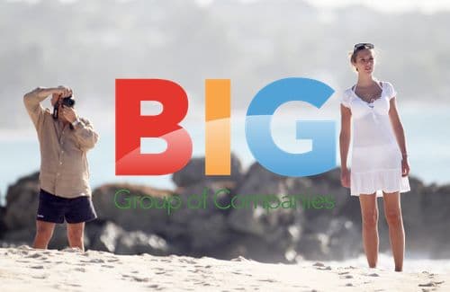 Gregg Wallace Photographs Wife on Caribbean Vacation