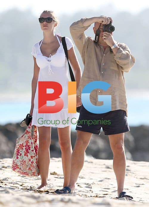 Gregg Wallace Photographs Wife on Caribbean Holiday