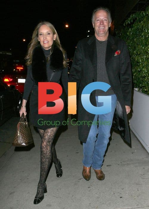 Peter Fonda and wife out to dinner