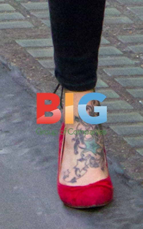 Fearne Cotton Leaves BBC Radio 1 Studios