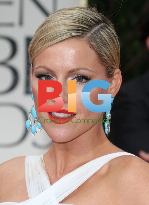 Kathleen Robertson at 2012 Golden Globes