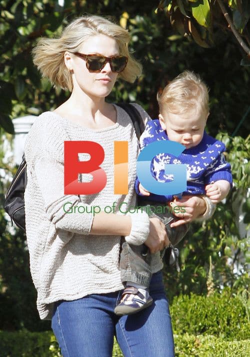 Ali Larter and son Theodore leaving class