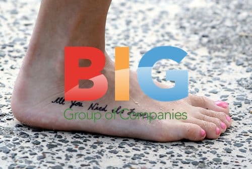 Vanessa Hudgens Shopping in Sydney