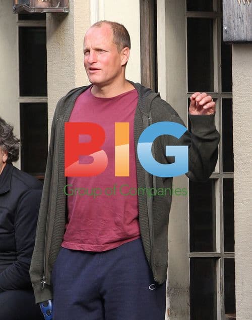 Woody Harrelson relaxes in New Orleans