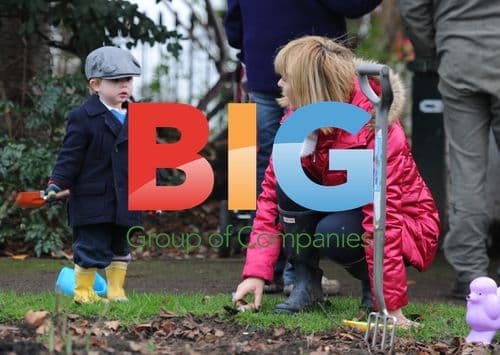 Kate Garraway and Family Volunteer at Local Park