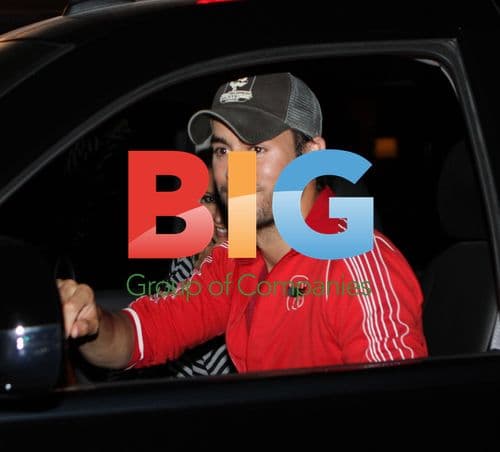 Enrique Iglesias and Anna Kournikova Leaving Restaurant