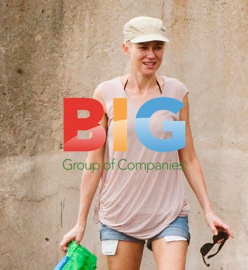 Naomi Watts and Liev Schreiber with children in Sydney