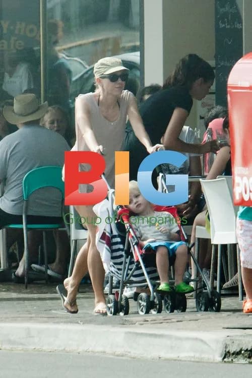 Naomi Watts and Liev Schreiber with Kids in Sydney