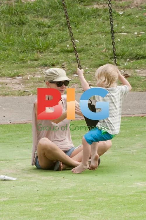Naomi Watts, Liev Shreiber and Kids at Bronte