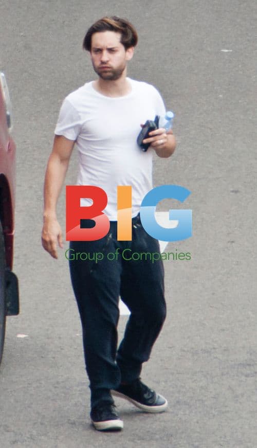 Tobey Maguire on set of 'The Great Gatsby'