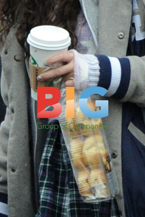 Eliza Dolittle Shopping in London