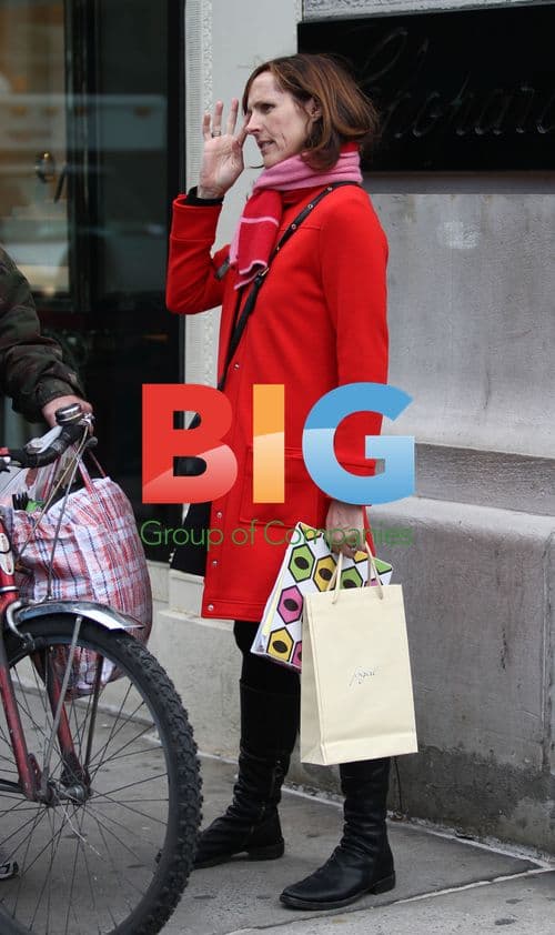 Molly Shannon Walks in NYC