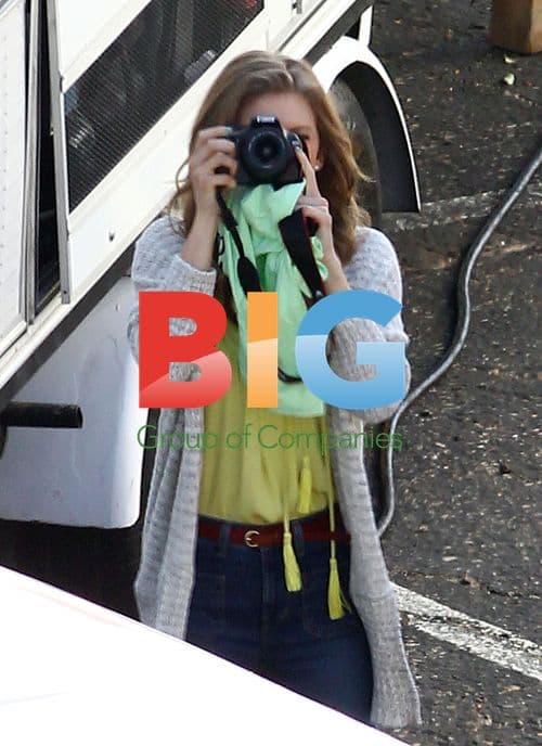 AnnaLynne McCord and Dominic Purcell on 90210 set