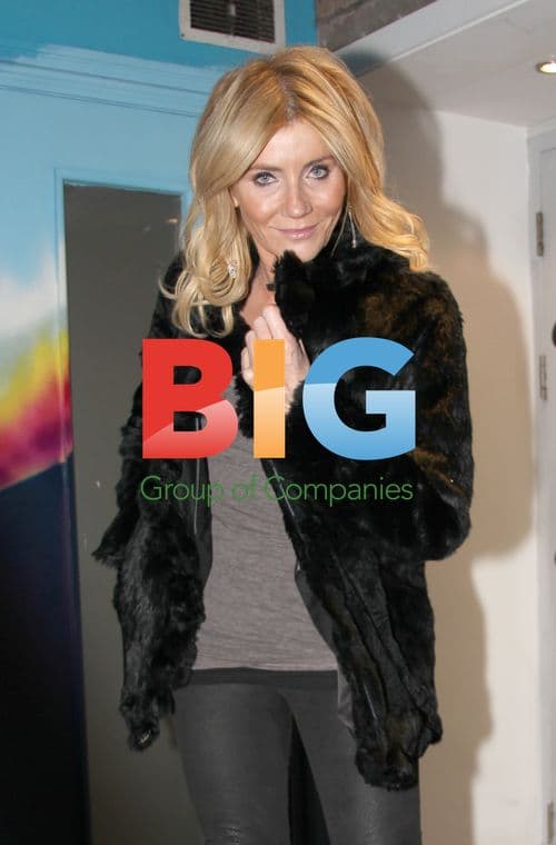 Michelle Collins Poses at Lola's in London