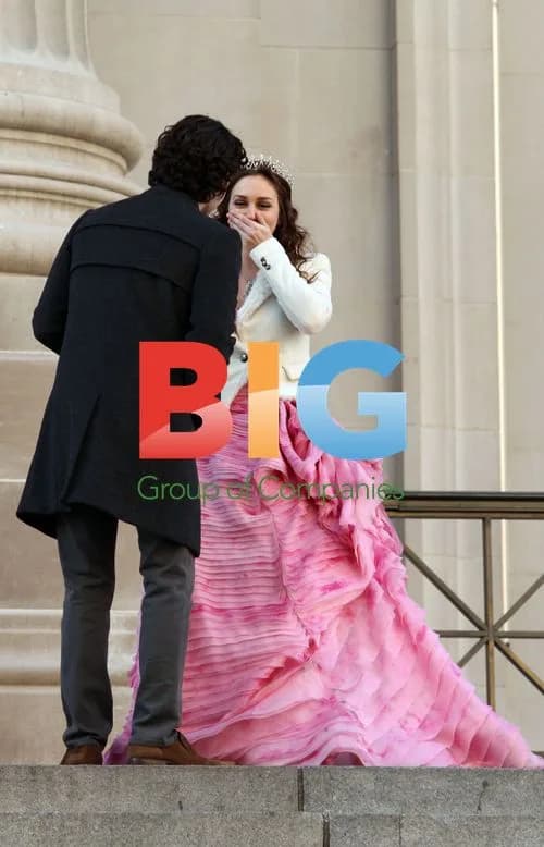 Leighton Meester and Penn Badgley on 'Gossip Girl' Set