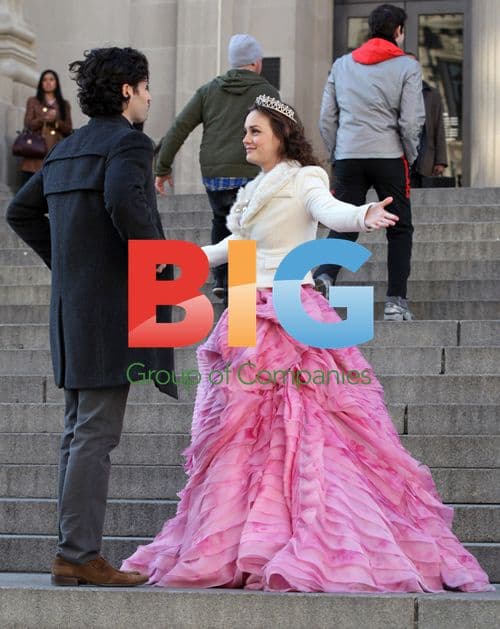 Leighton Meester and Penn Badgley on 'Gossip Girl' Set