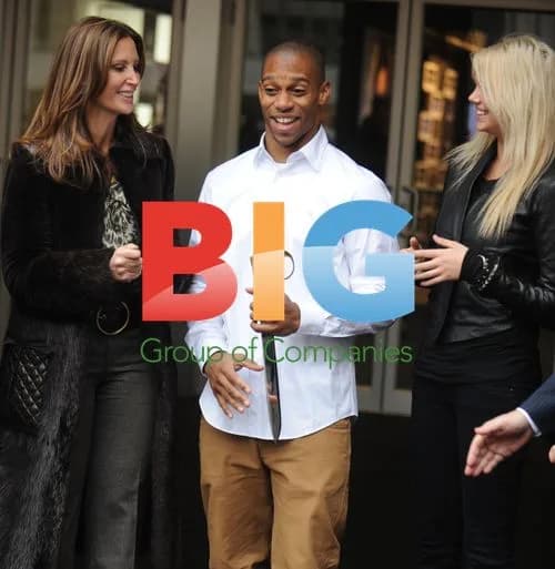Stephanie, Victor Cruz & Kate Upton at Fashion Week