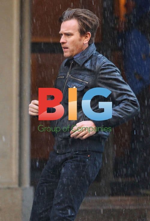 Gyllenhaal and McGregor on "The Corrections" Set