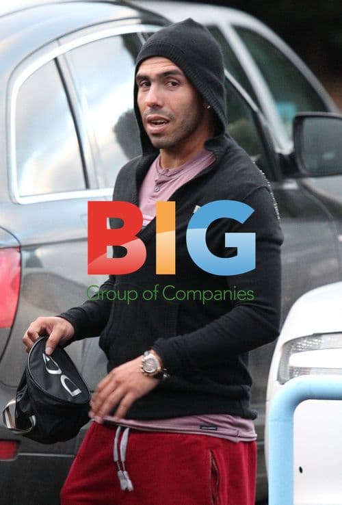 Carlos Tevez trains alone at Manchester City