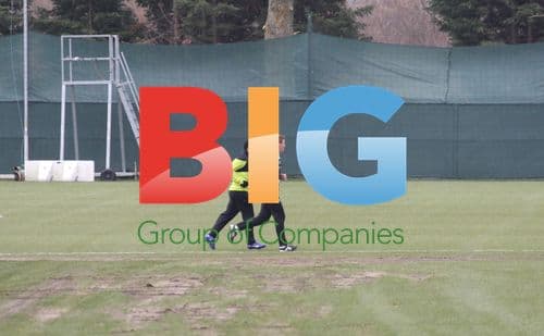 Carlos Tevez trains alone at Manchester City