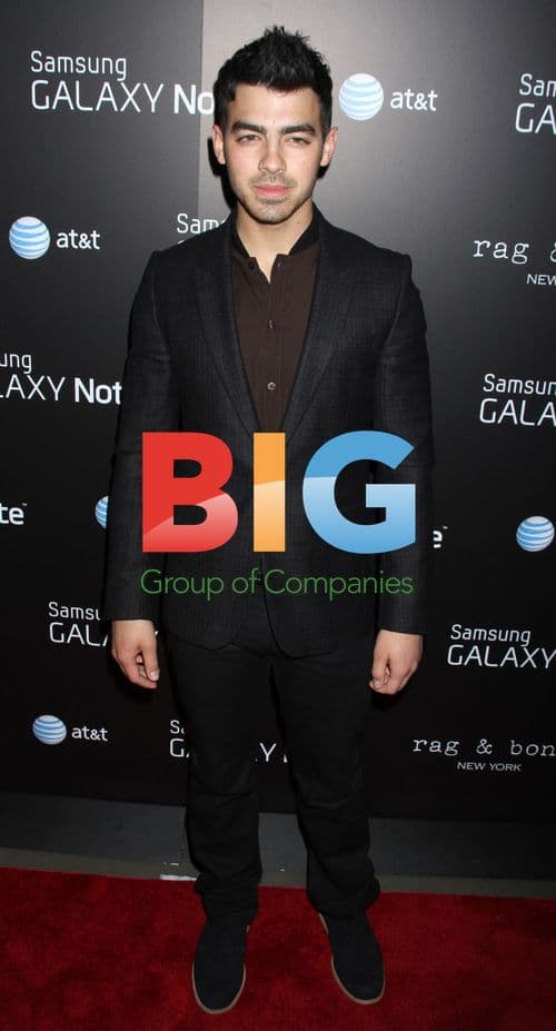 Joe Jonas at Fashion: Take Note Valentine\'s Day