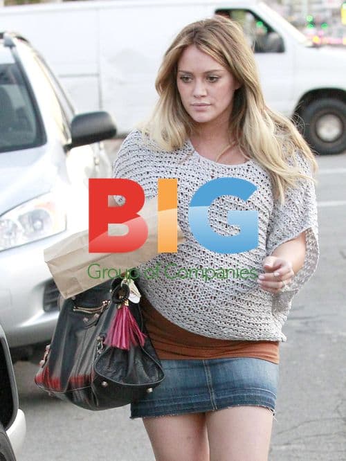 Hilary Duff Picking Up Lunch Pregnant
