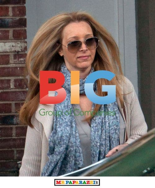 Lisa Kudrow Spotted Shopping in West Hollywood