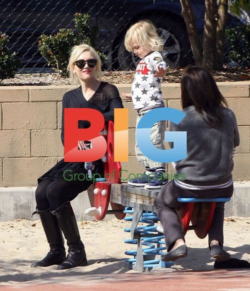 Gwen Stefani with sons at birthday party