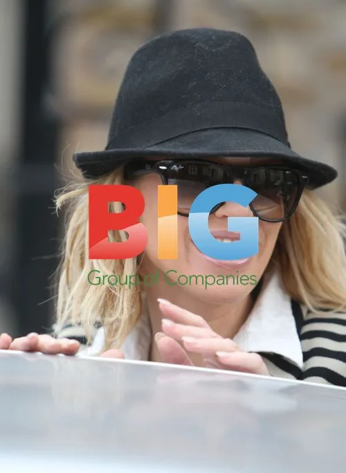 Sarah Harding Leaves London Spa