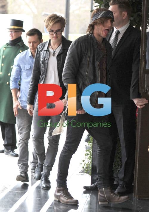 McFly Arrive to Simon Cowell's Tea Party