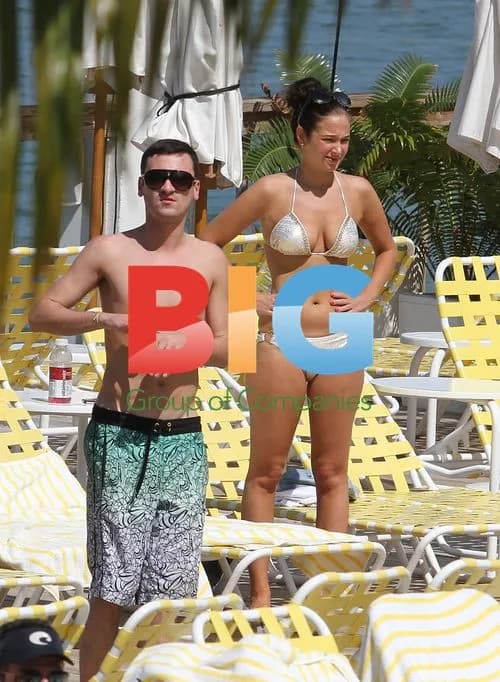 Tulisa Contostavlos and Gareth Varey poolside in Miami