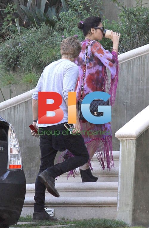 Vanessa Hudgens and Austin Butler leave cafe