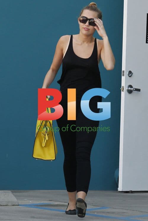 Miley Cyrus Exiting Pilates Class