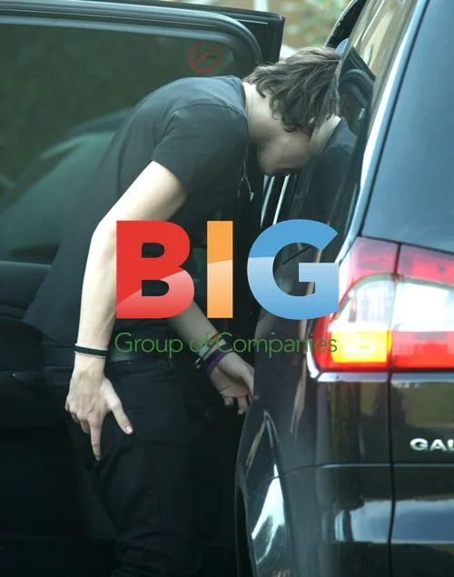 Tired Harry Styles Leaving DJ's Flat