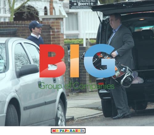 Ant & Dec Prepare for Golf Lesson