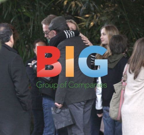 Jean Dujardin & Family Leave Hotel