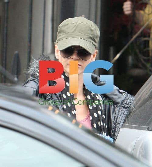 Sarah Harding spotted with Vita Coco