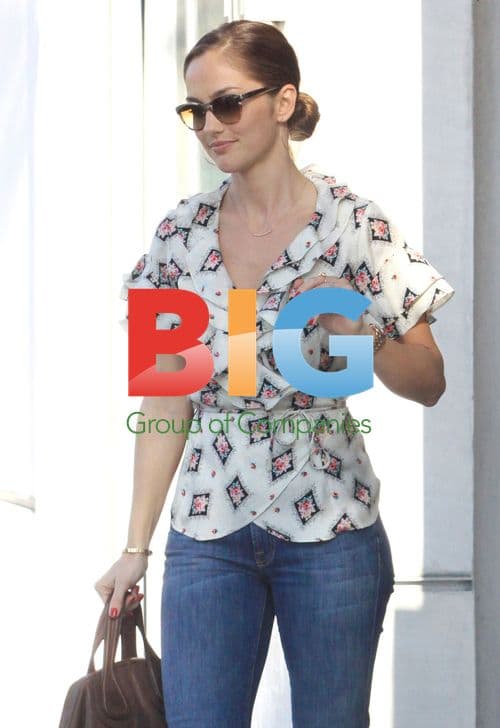 Minka Kelly Meets Friend for Sushi