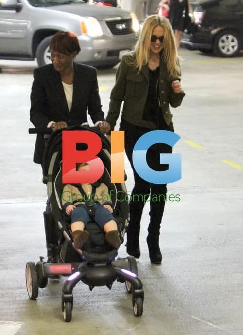 Rachel Zoe at Whole Foods with Son and Nanny
