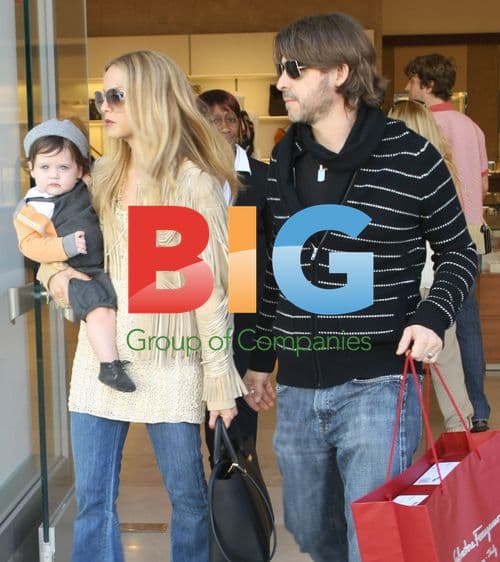 Rachel Zoe and family out shopping