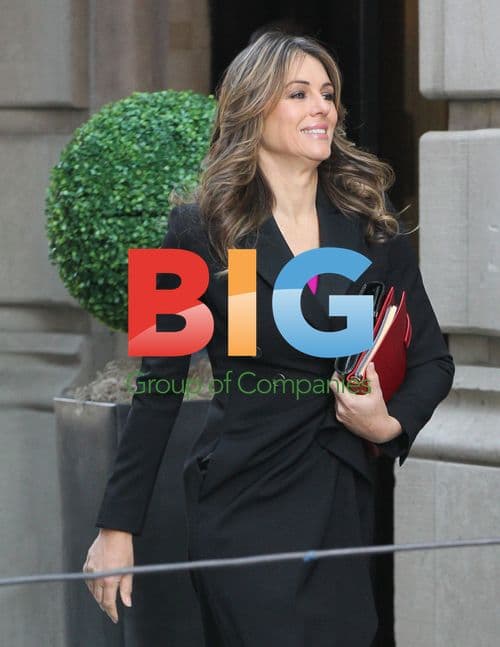 Blake Lively & Elizabeth Hurley on "Gossip Girl" Set