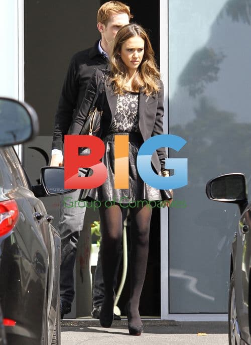 Jessica Alba Leaving Office in LA