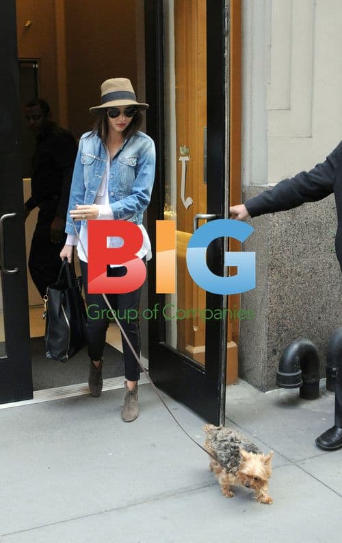 Miranda Kerr Leaves Apartment