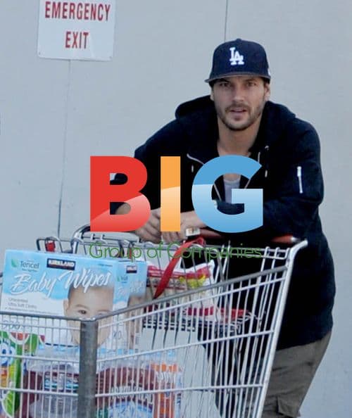 Kevin Federline and Victoria Prince at Costco